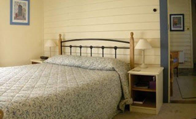 Ross B&B Accommodation Extérieur photo